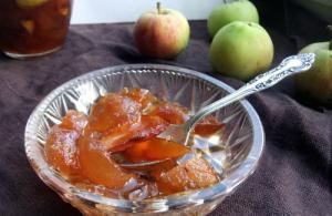 Jak vyrobit průhledný džem ze zelených jablek na plátky - recept krok za krokem s fotografiemi