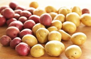 Raaka peruna: hyödyt ja haitat keholle