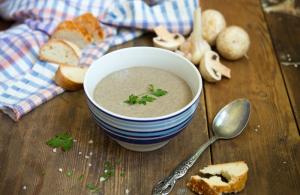 Крем супа от шампиньони: рецепта стъпка по стъпка без сметана