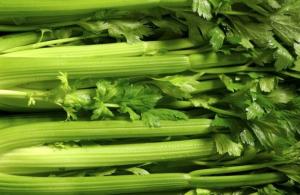 Διαιτητικές συνταγές από σελινόριζα Διαιτητική σαλάτα από σελινόριζα